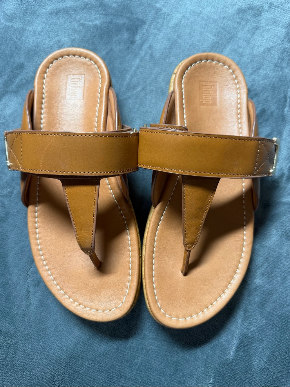 FitFlop Leather Toe Post Sandals – Tan - Picture 11 of 14